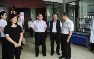 廢棄物資源化國家工程研究中心、昆明理工大學(xué)孫可偉教授,棄物資源化國家工程研究中心常務(wù)副主任、昆明理工大學(xué)教授李如燕博士蒞臨指導(dǎo)